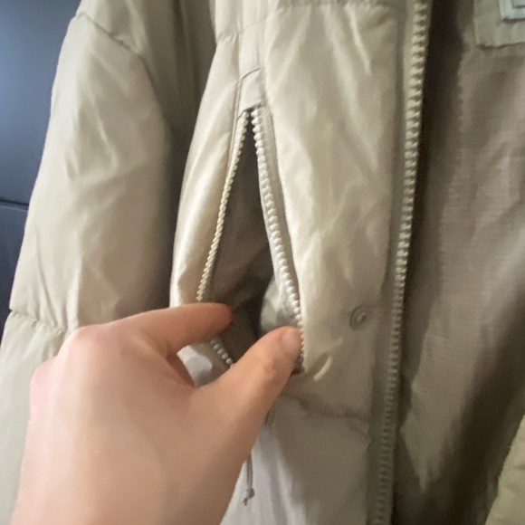 Puffer jacket levis ( size L) - Picture 7 of 9